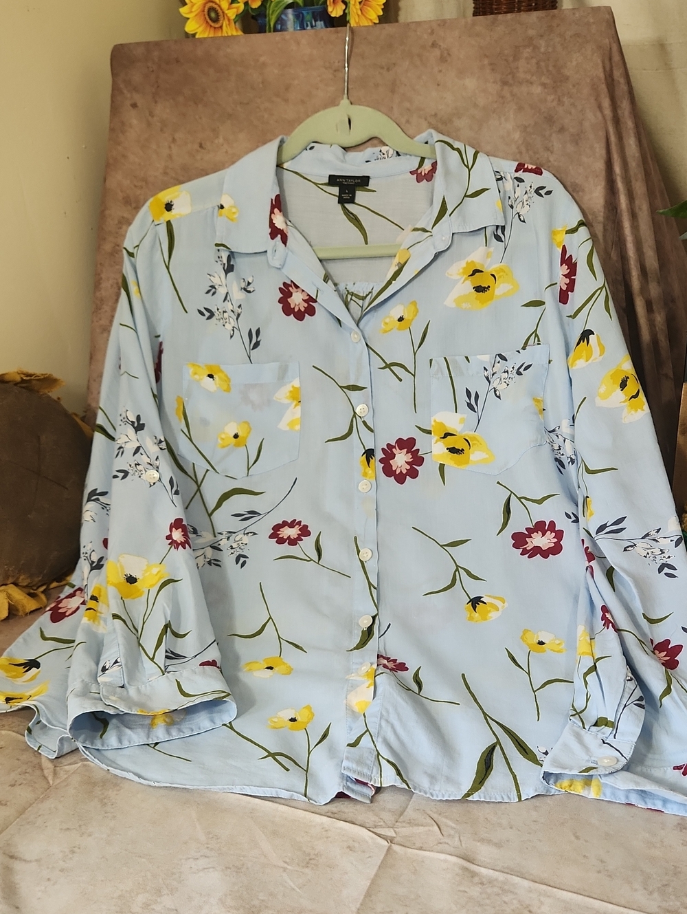 Ann Taylor Light Blue Floral Button-Down Shirt with Yellow & Burgundy Blooms
